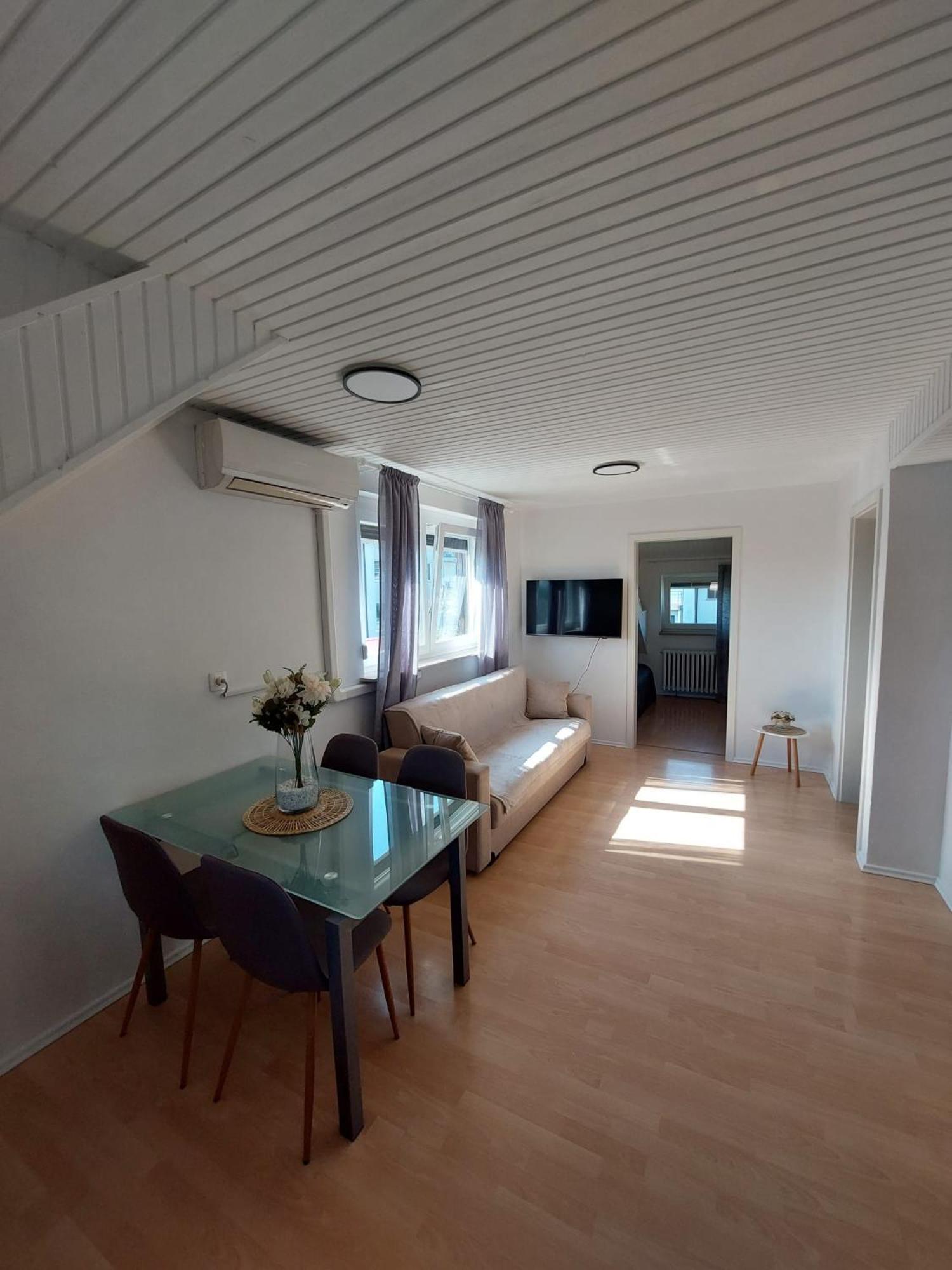 Moskriceva Apartment Ljubljana Buitenkant foto